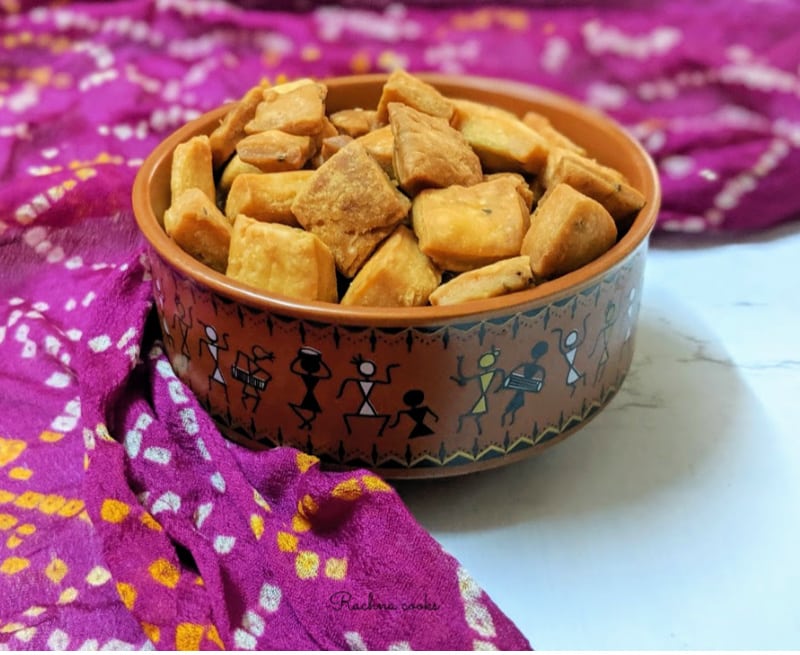 namak pare